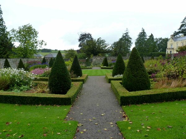 Aberglasney Gardens, Wales