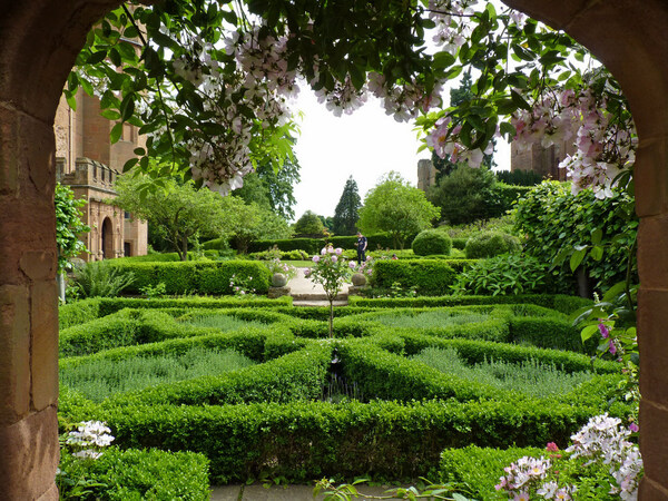 Kenilworth Castle Garden, Warwickshire