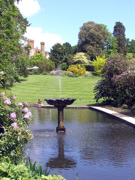 Fountain, Pashley Manor Garden
