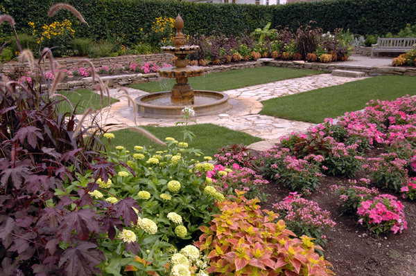 Fountain, Paine Gardens
