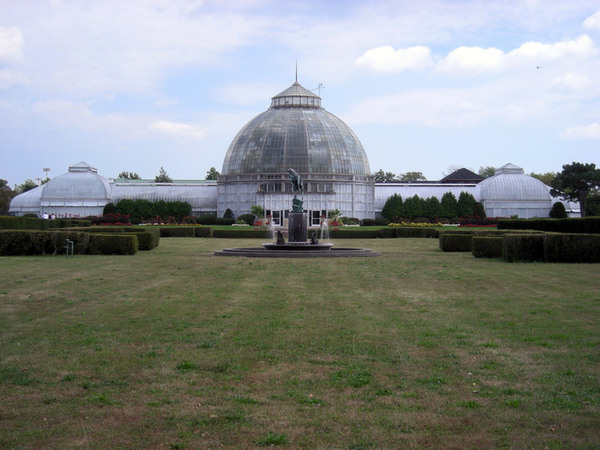Whitcomb Conservatory Garden, Michigan