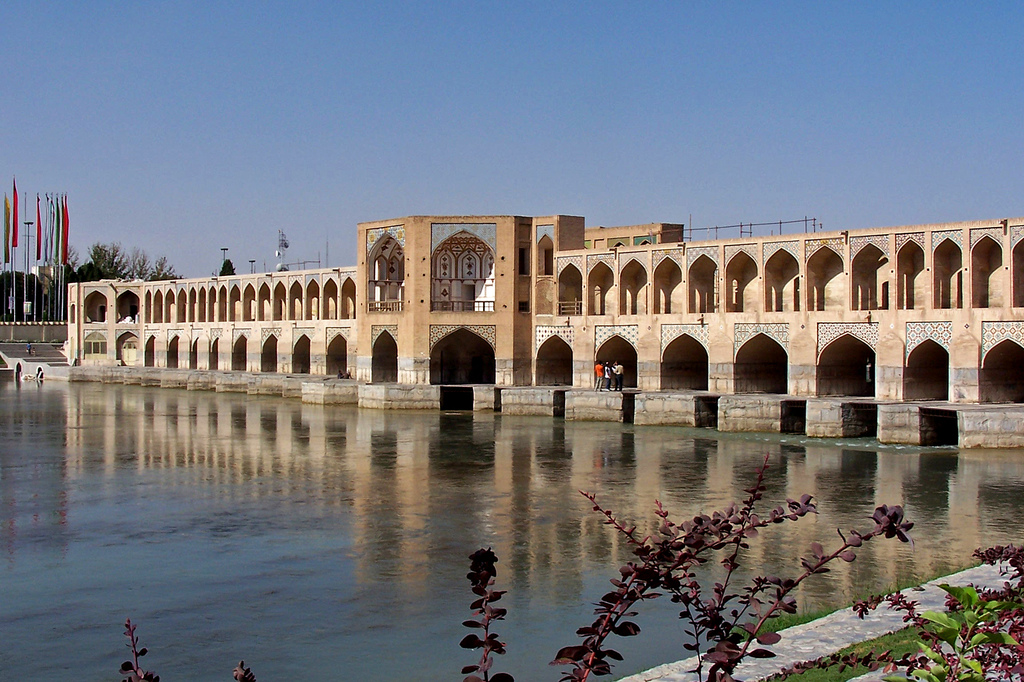 https://images-production.gardenvisit.com/uploads/images/16510/isfahan-esfahan_1816_jpg_original.jpg