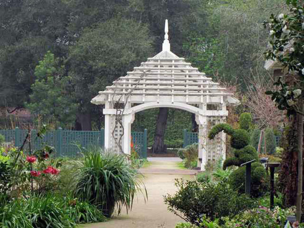 Topiary, Gamble Garden