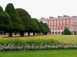 Hampton court garden