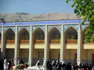 Mausoleum shah e cheragh1