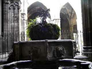 Barcelona cloister1